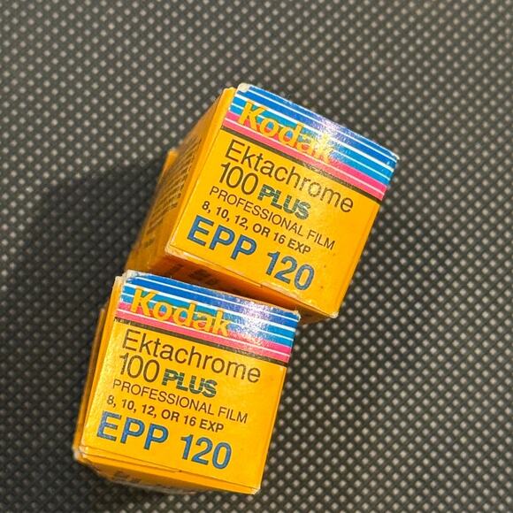Film Périmé Kodak Plus-X PX120 - Format 120 - Noir Et Blanc - Pour Collectionneur